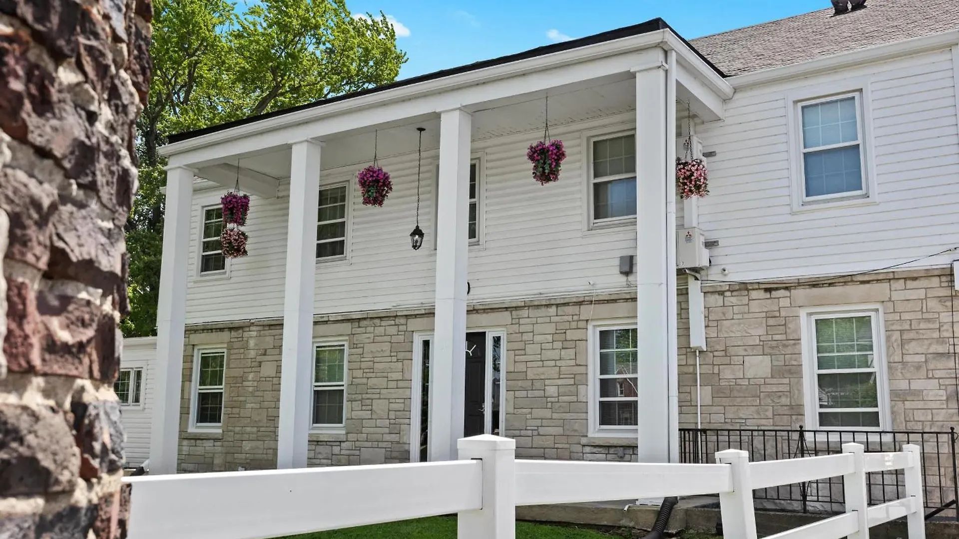 Stylish Louisville Apt Near Downtown & Parking Daire