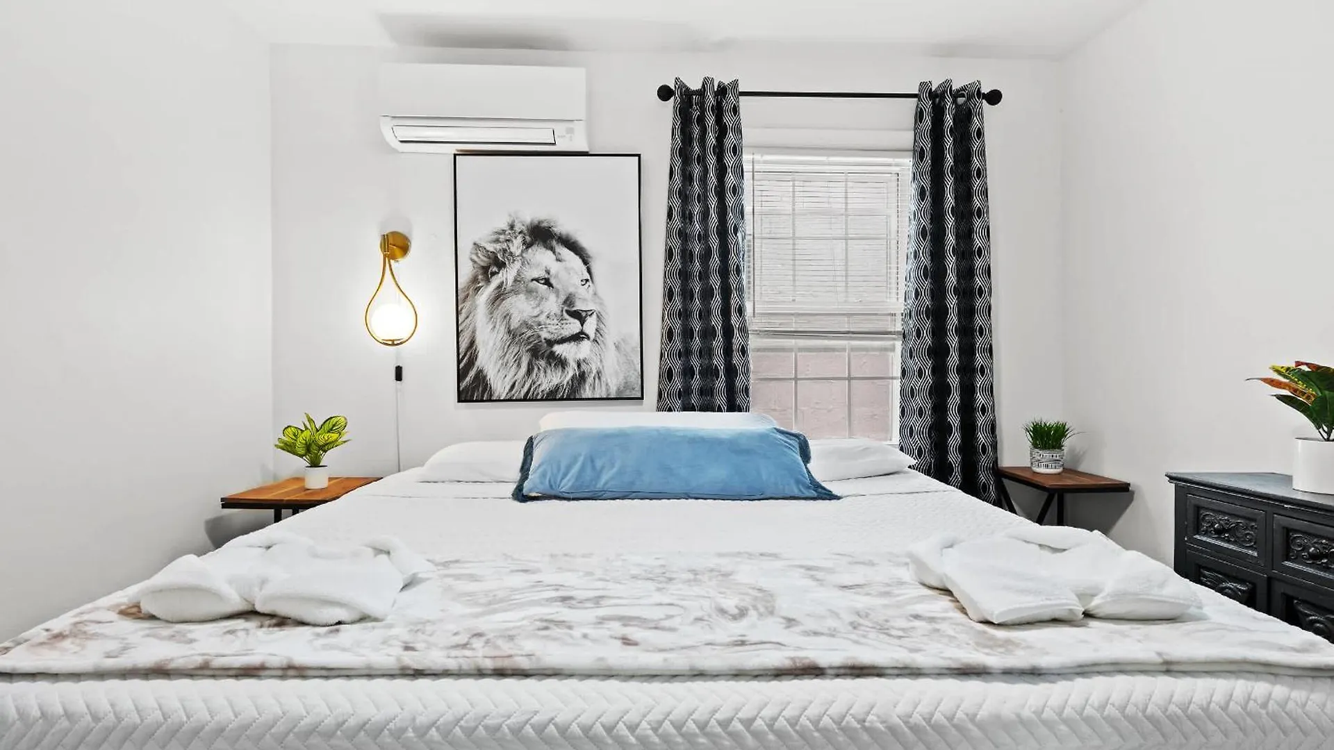 Stylish Louisville Apt Near Downtown & Parking Daire