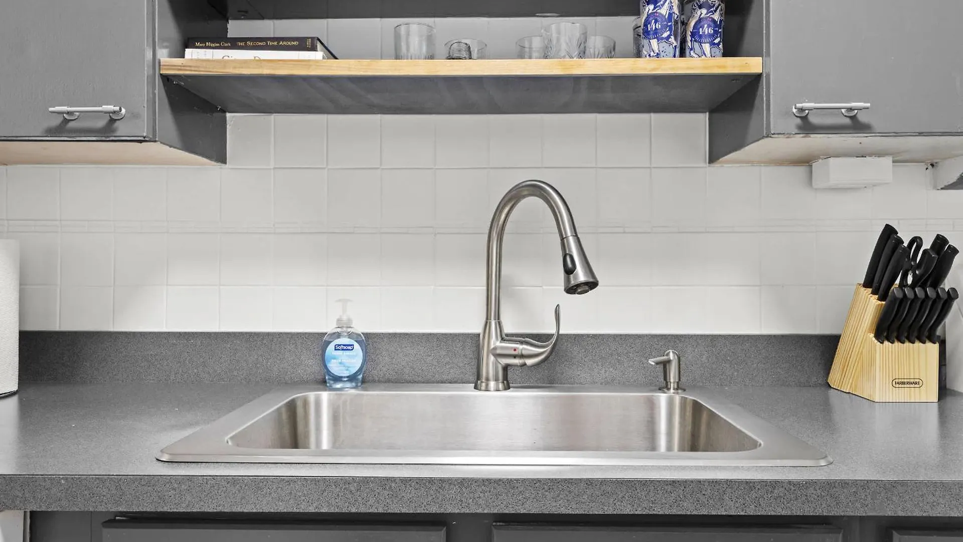 Stylish Louisville Apt Near Downtown & Parking ABD